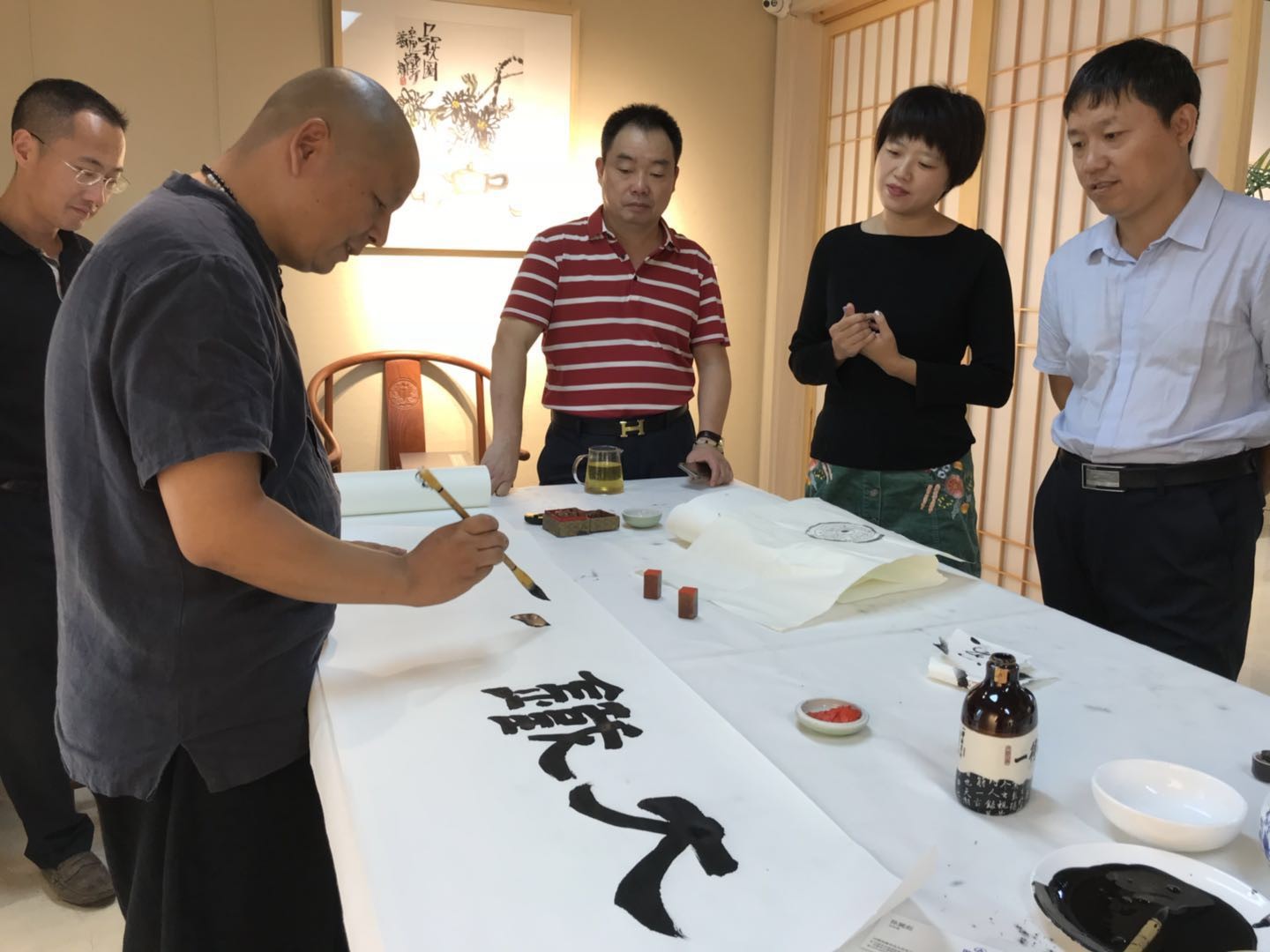 芦荻先生为大铁像艺术馆题馆名