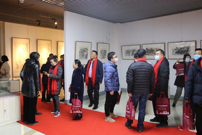 崔东湑 任清中国画精品展在大铁像艺术馆盛大开幕